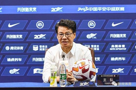 欲望不满妻子的秘密会